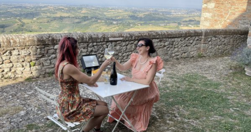 Aperitivo dal Balcone del Sasso